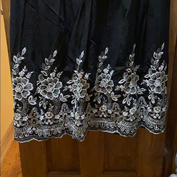 DB Black Dress - Picture 4 of 5